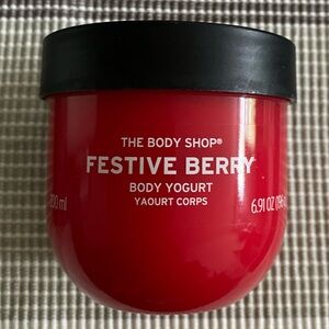 The Body Shop Body Yogurt Festive Berry